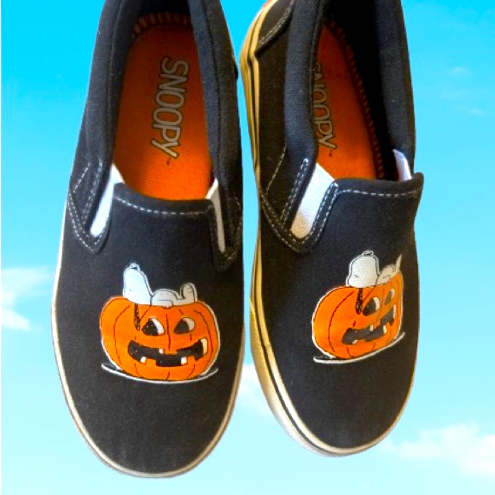Black and Orange Slip-On Sneakers with Pumpkin Design